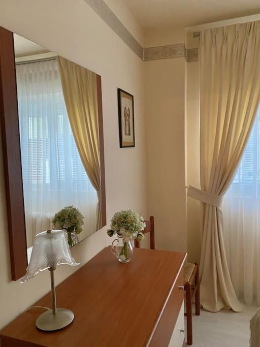 Lovely & Quiet 1-Bedroom Condo With Free Parking Bucharest Exterior photo